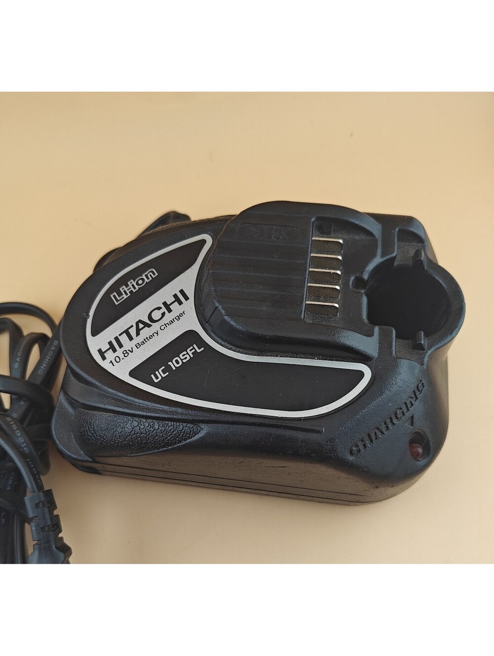 Genuine Hitachi UC 10SFL 10.8V 2A Li-Ion Battery Charger